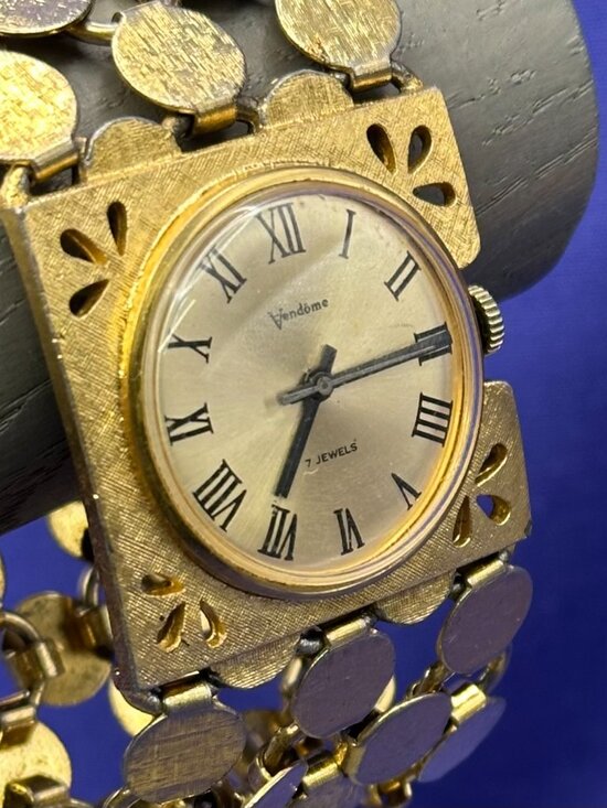 VTG Vendome Analog Watch 7-Jewel Wind-Up